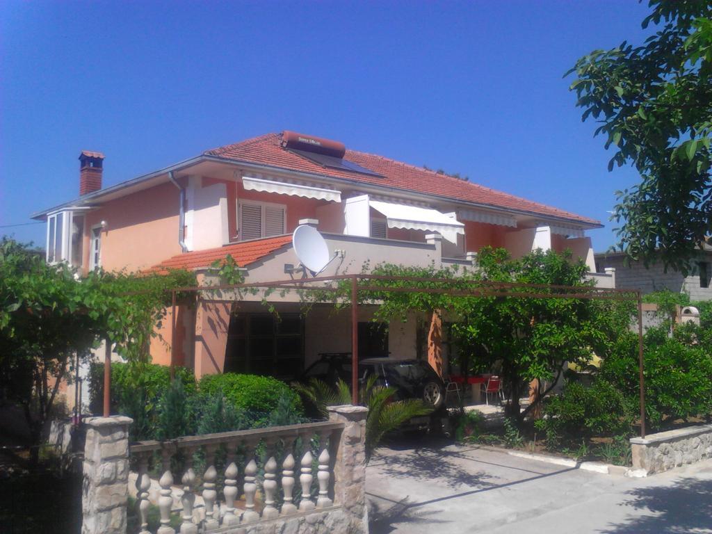 Apartments And Rooms Dobrila Jelsa  Kültér fotó