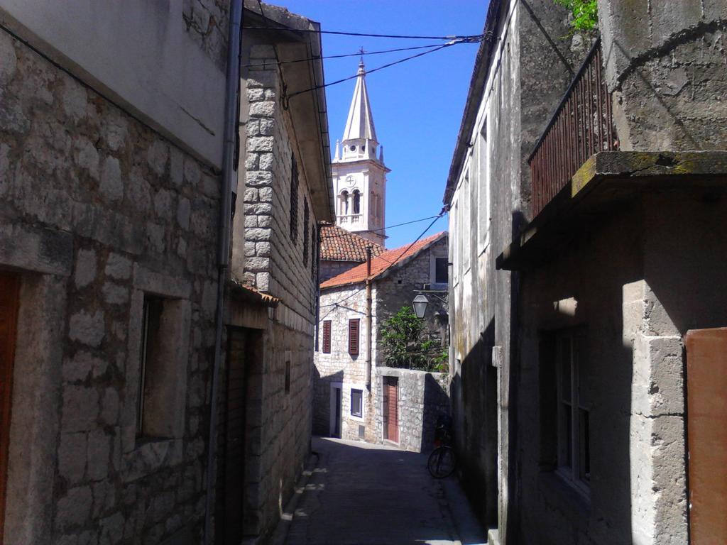 Apartments And Rooms Dobrila Jelsa  Kültér fotó