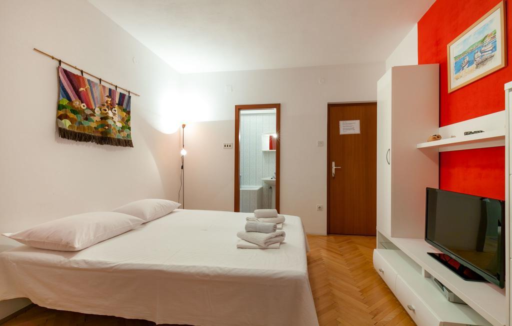 Apartments And Rooms Dobrila Jelsa  Kültér fotó