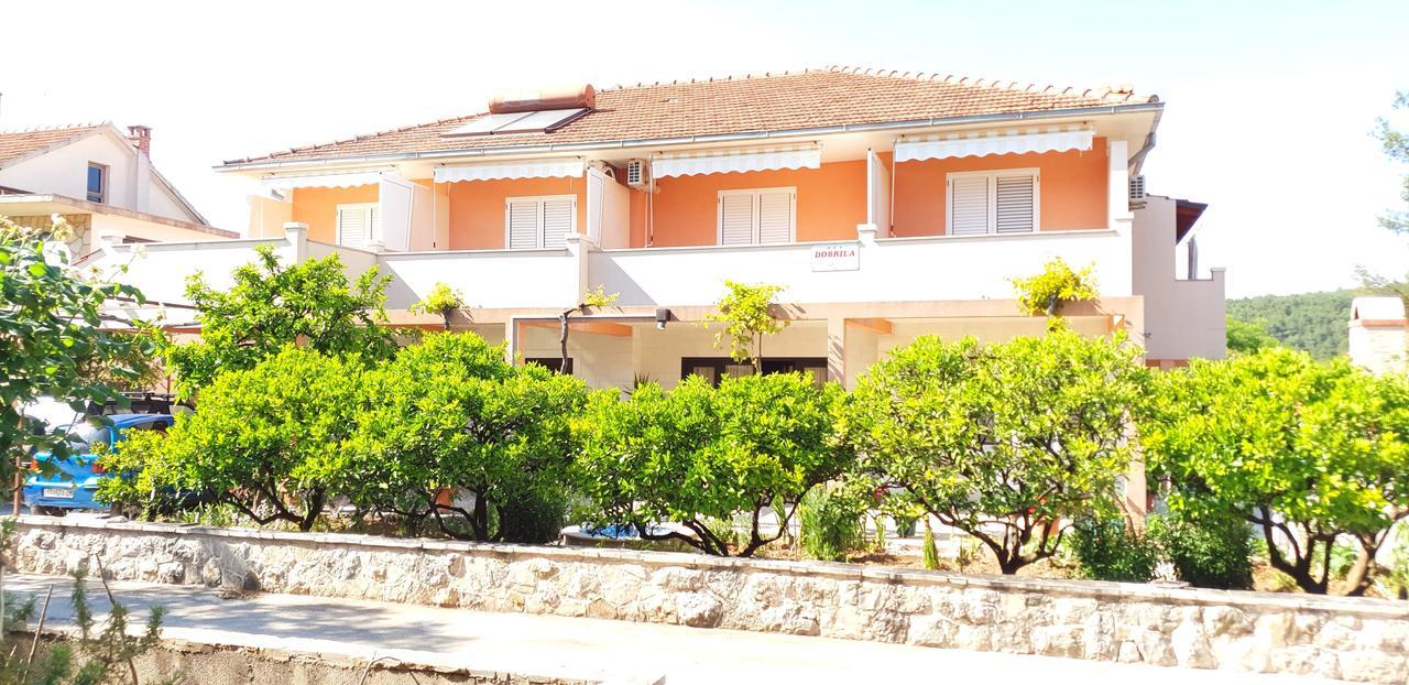 Apartments And Rooms Dobrila Jelsa  Kültér fotó