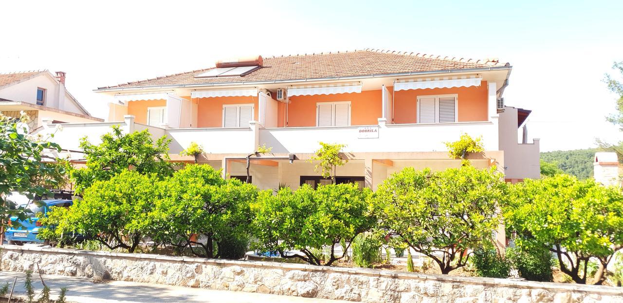Apartments And Rooms Dobrila Jelsa  Kültér fotó