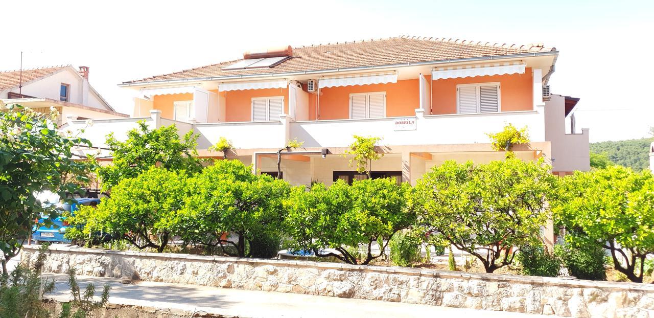 Apartments And Rooms Dobrila Jelsa  Kültér fotó